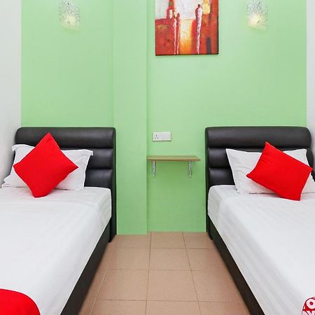 โอโย 850 โกลด์สตาร์ โฮเต็ล Hotel Chukai ภายนอก รูปภาพ
