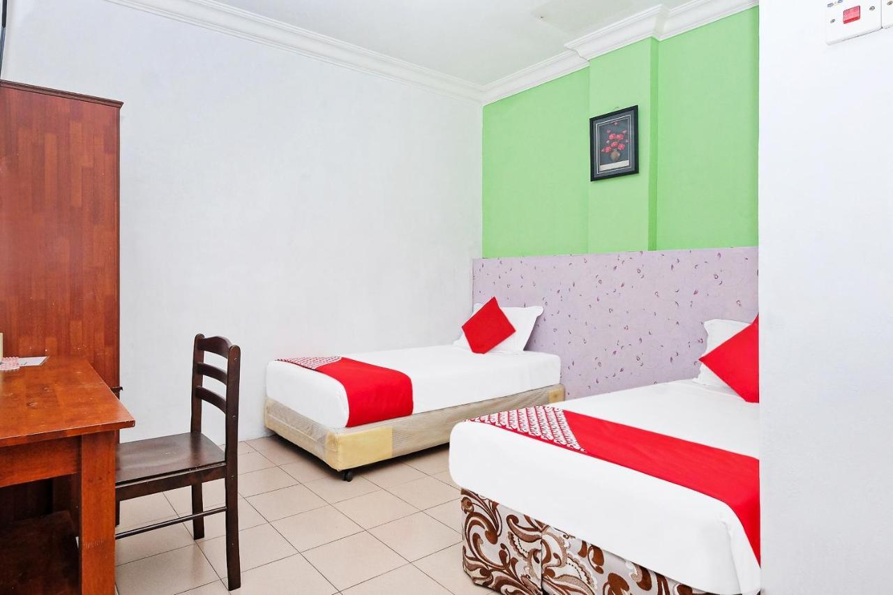 โอโย 850 โกลด์สตาร์ โฮเต็ล Hotel Chukai ภายนอก รูปภาพ