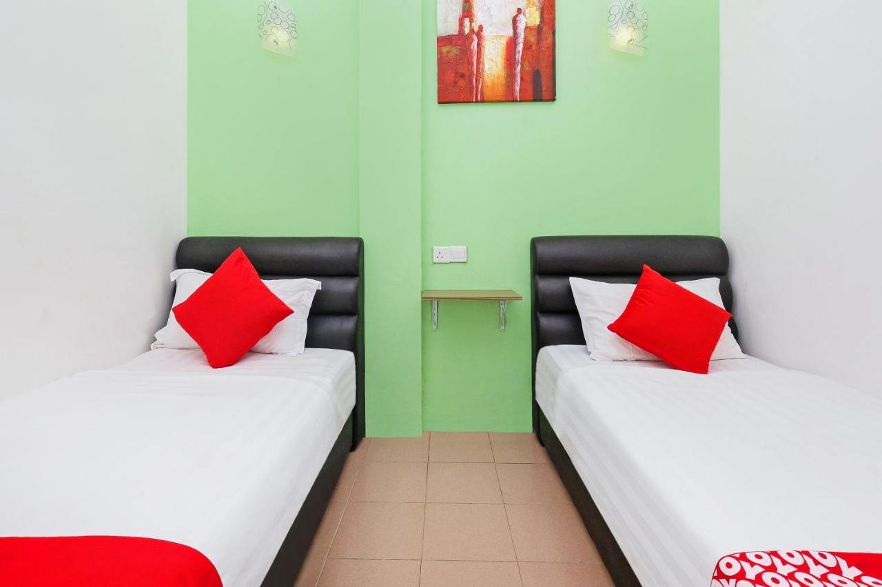 โอโย 850 โกลด์สตาร์ โฮเต็ล Hotel Chukai ภายนอก รูปภาพ