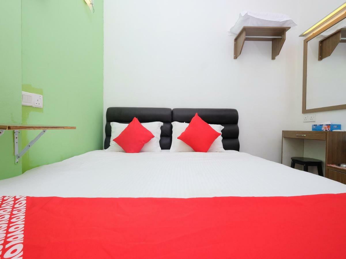 โอโย 850 โกลด์สตาร์ โฮเต็ล Hotel Chukai ภายนอก รูปภาพ