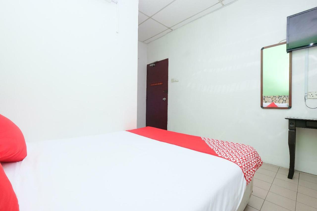 โอโย 850 โกลด์สตาร์ โฮเต็ล Hotel Chukai ภายนอก รูปภาพ