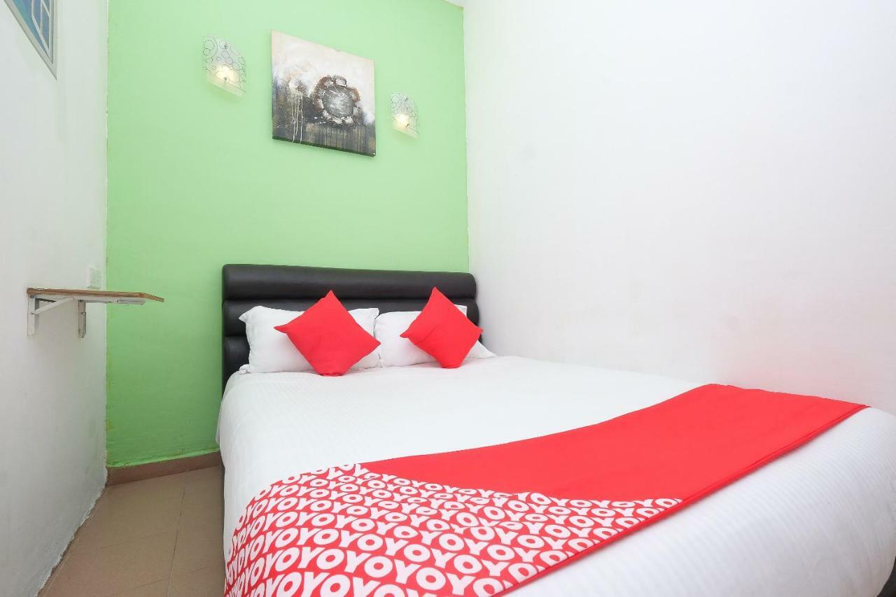 โอโย 850 โกลด์สตาร์ โฮเต็ล Hotel Chukai ภายนอก รูปภาพ