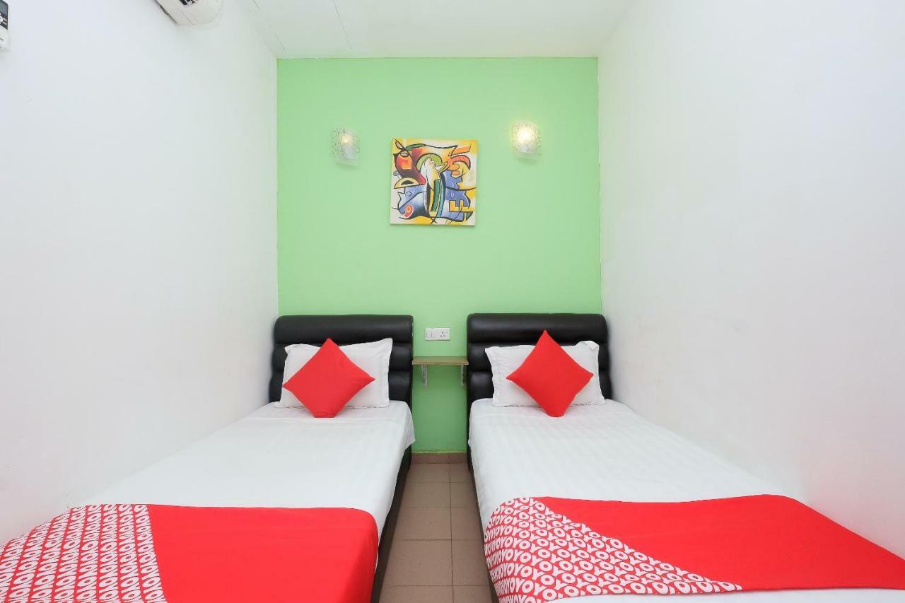 โอโย 850 โกลด์สตาร์ โฮเต็ล Hotel Chukai ภายนอก รูปภาพ