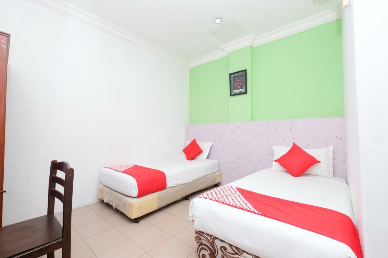 โอโย 850 โกลด์สตาร์ โฮเต็ล Hotel Chukai ภายนอก รูปภาพ